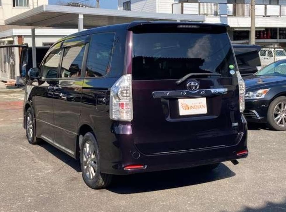 2013 TOYOTA VOXY